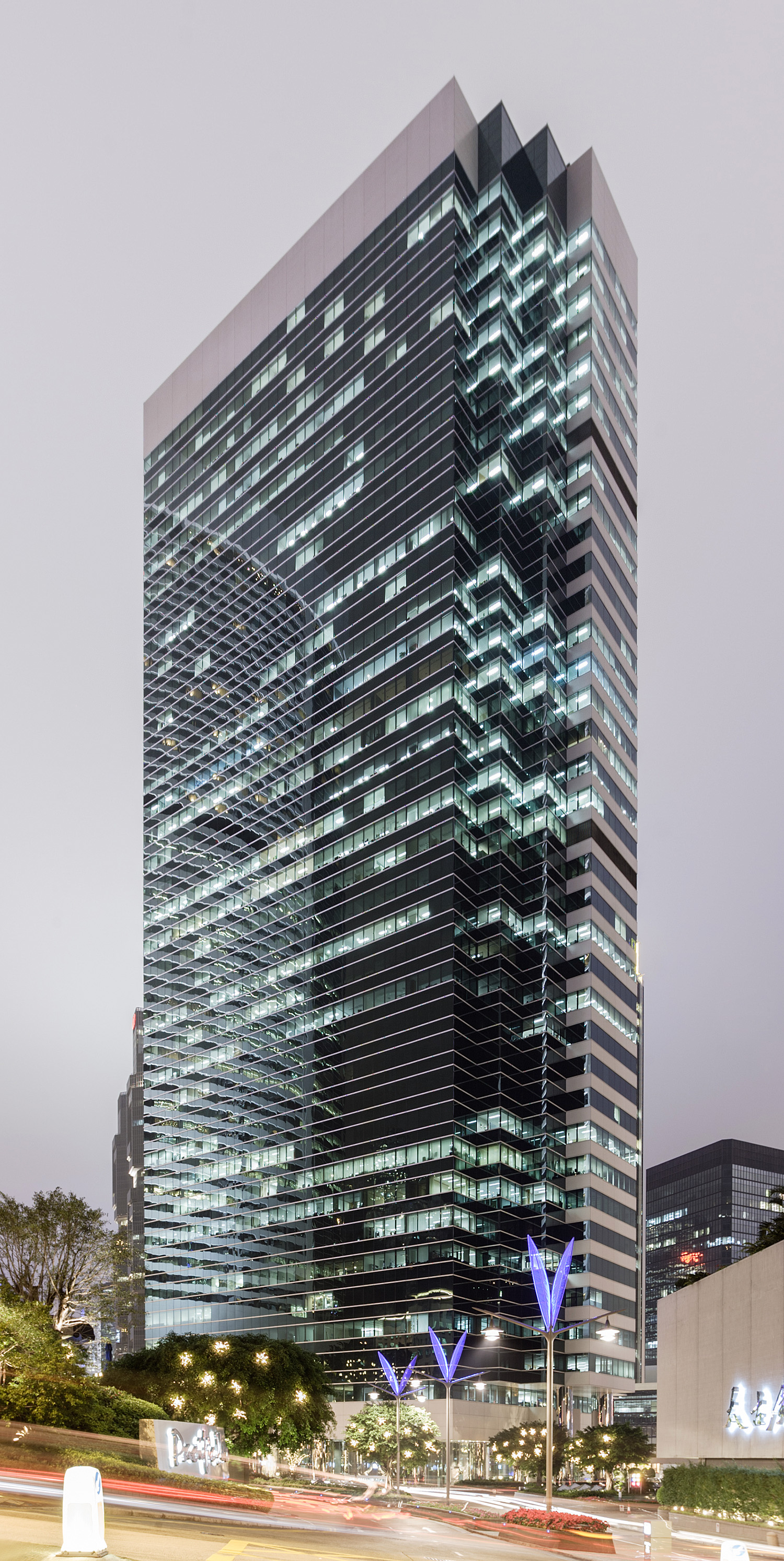 One Pacific Place, Hong Kong - View from the southeast. © Mathias Beinling